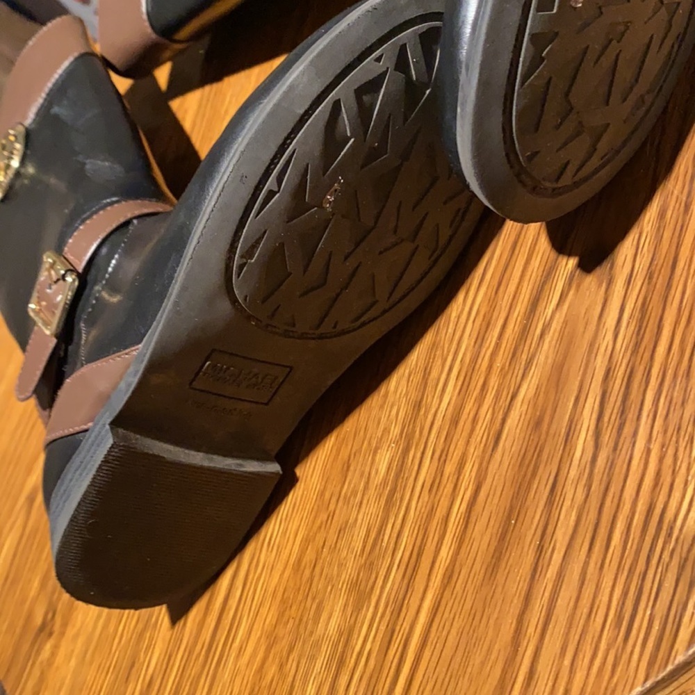 Boots - Picture 5 of 7